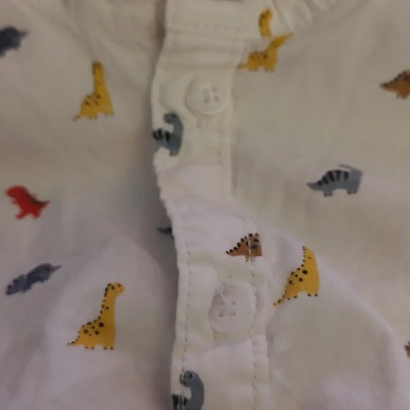 Donated.  H and M Shirt Size 2-3 Years - Picture 3 of 4